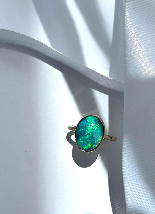 9ct Gold Swirls of Green - 4.95ct Solid Black Lightning Ridge Opal ring